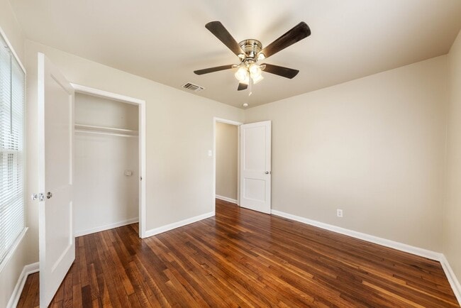 Building Photo - 310 Sumner Dr