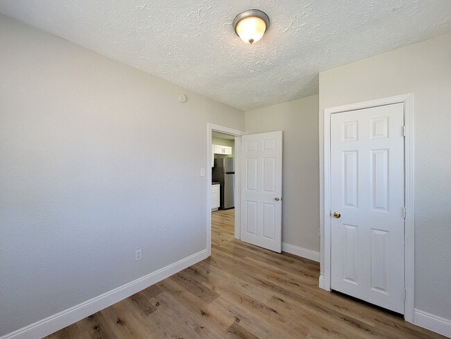 Building Photo - 711 Ave A Ave