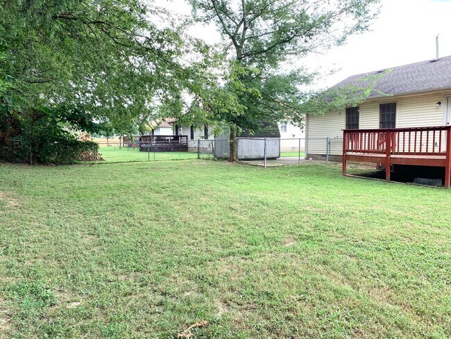 Building Photo - 268 Moncrest Dr