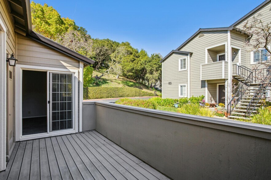 Building Photo - 600 Canyon Oaks Dr
