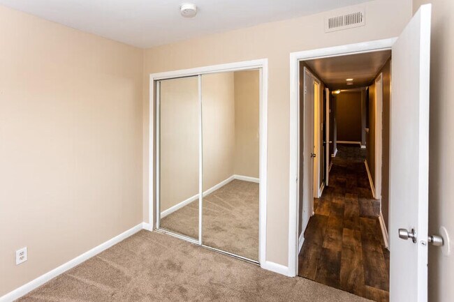 Building Photo - 2627 Wimpole Ave