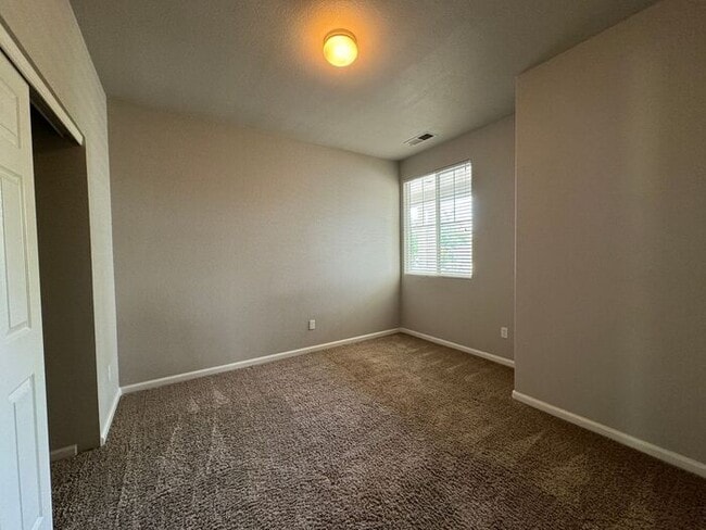 Building Photo - Spacious 4 Bed / 2 Bath Home in North Reno – $2,400/mo