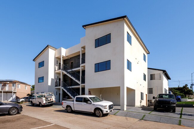 Building Photo - 2110 Drescher St