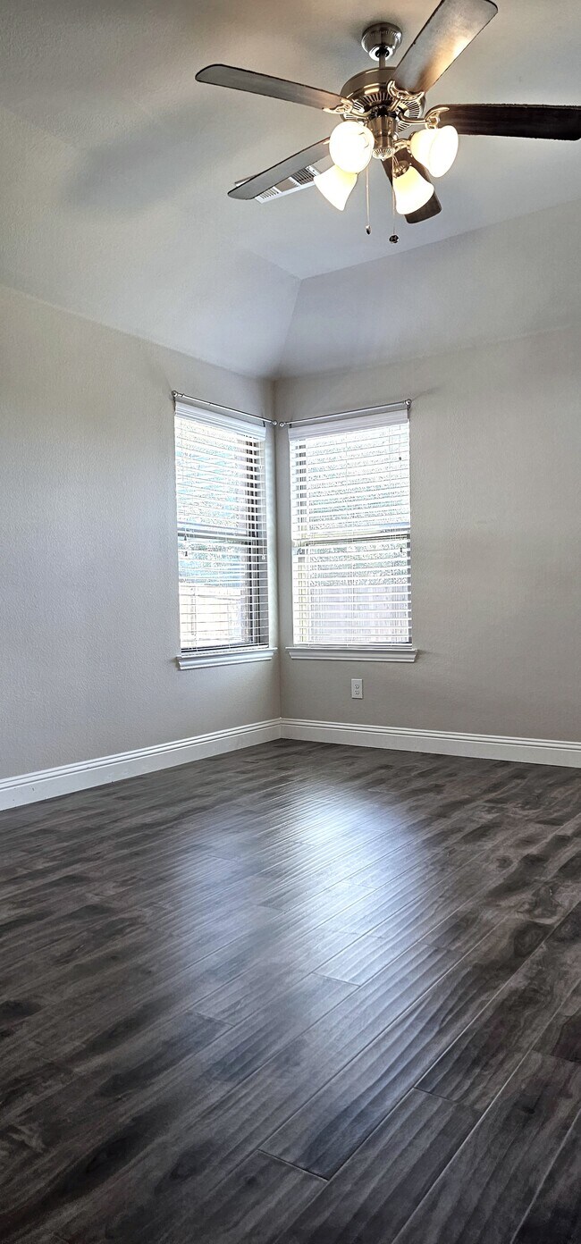 Building Photo - 2103 Silsbee Ct