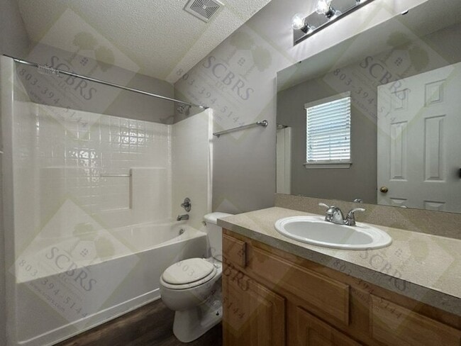 Building Photo - 352 White Gables Dr