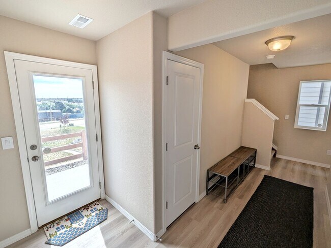 Building Photo - 7443 Gorgeted Quail Grv