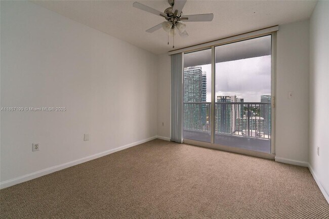 Building Photo - 1200 Brickell Bay Dr