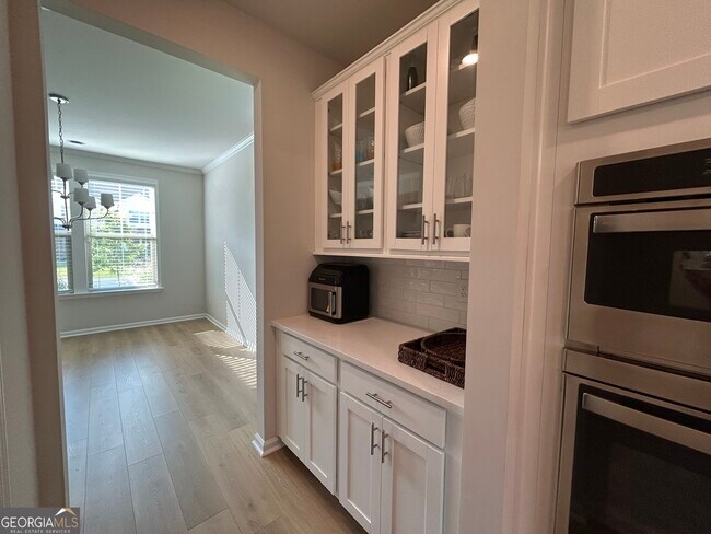 Building Photo - 8525 Tennyson Trce