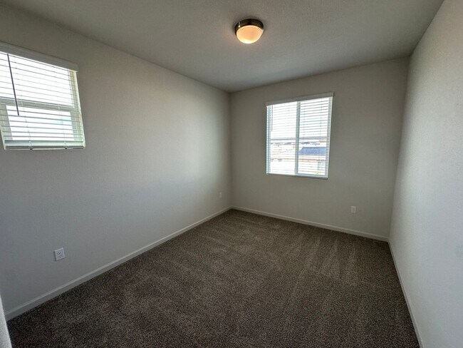 Building Photo - Gorgeous Brand New 3 Bedroom 2.5 Bath Home