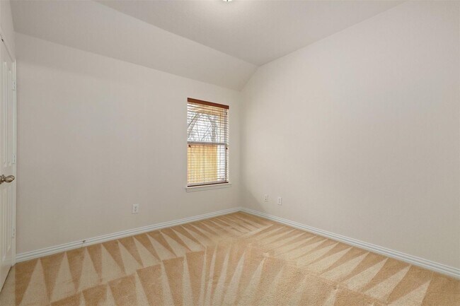 Building Photo - 115 Bird Creek Dr