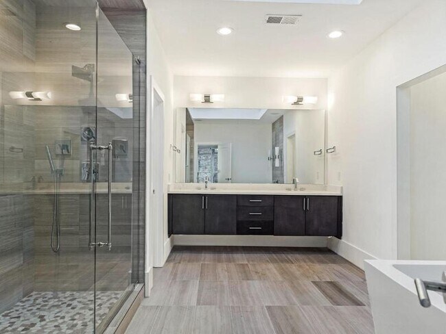 Building Photo - 5516 Hardison Rd