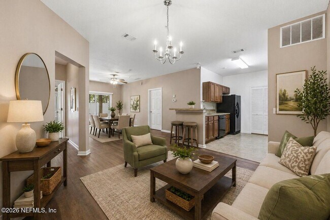 Building Photo - Ground Floor 2 bedroom 2 bathroom Condo in Gated Community with Amenities