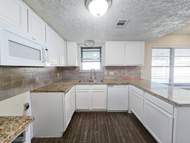Building Photo - 12645 Lake Conroe Hills Dr