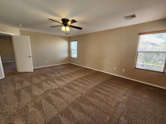 Building Photo - Beautiful former Model Home located near Southern Highlands Golf Club.