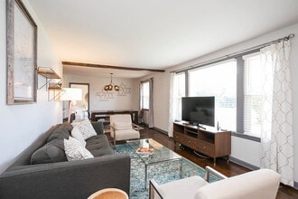 Building Photo - 917 Potter Ln