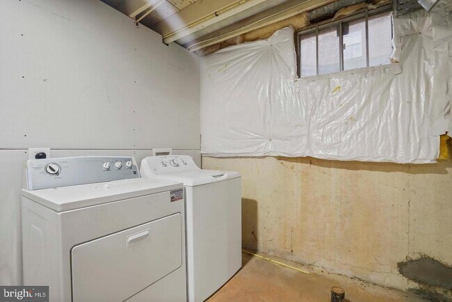 Building Photo - 5105 PHEASANT Rd