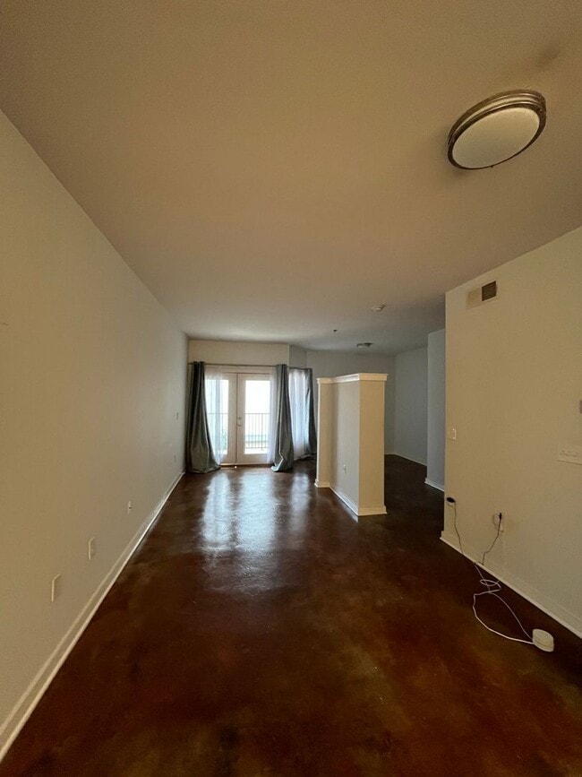 Building Photo - Urban Living at Bristol on Broadway – Walk to Vanderbilt, Studio Unit with Washer/Dryer, Assigned...