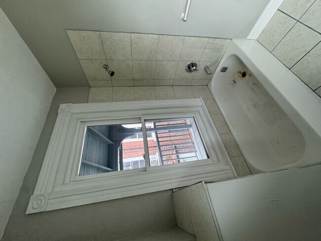 Building Photo - 241 N 4th St