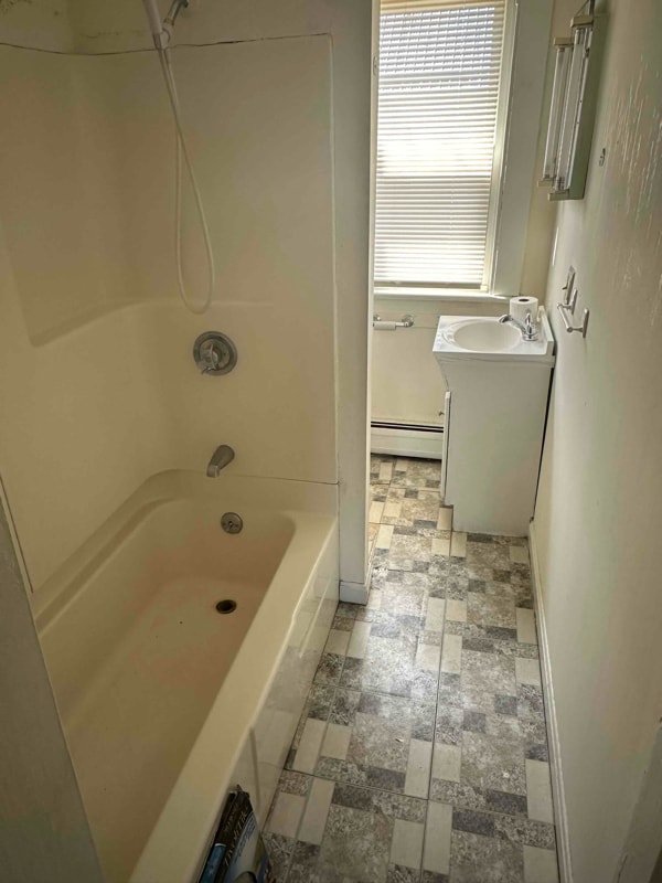 Building Photo - 8 Arch Ave