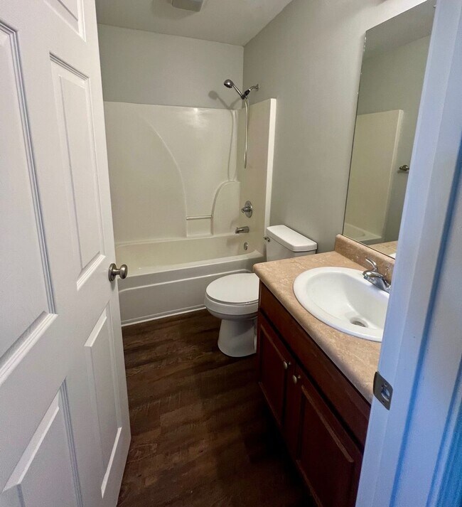 Building Photo - 1372 Lovers Lane Rd