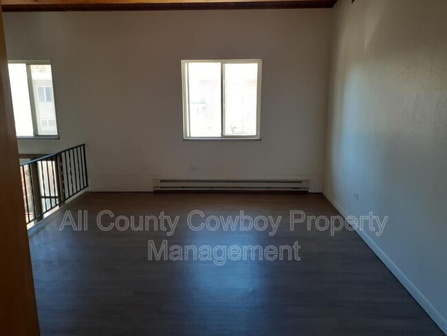 Building Photo - 1000 E Garfield St