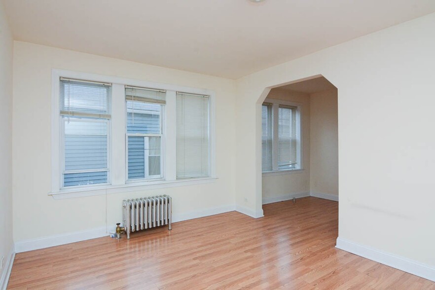 Building Photo - 2600 N Kimball Ave