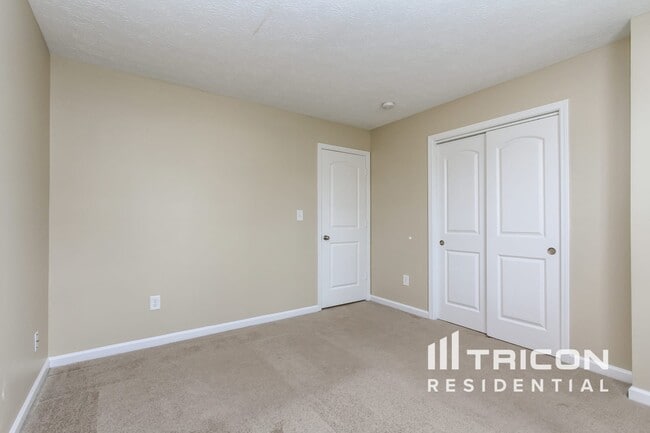 Building Photo - 5829 Mosaic Pl