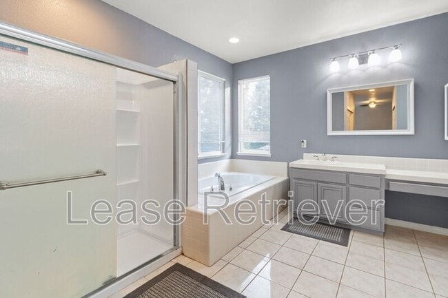 Building Photo - 4244 Lindsey Ln