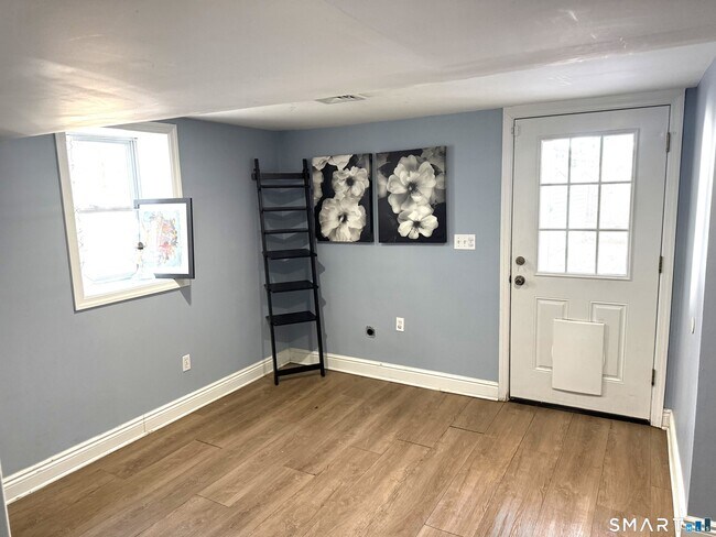 Building Photo - 1584 Madison Ave