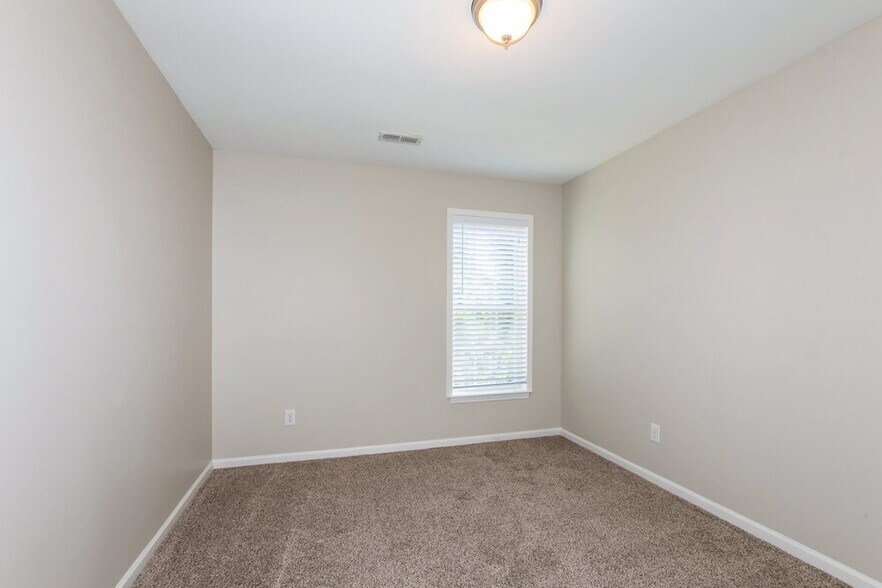 Building Photo - 7418 Sparkleberry Dr