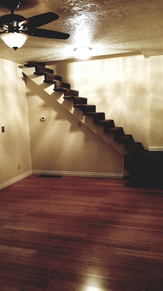 Building Photo - 210 Barton Ave