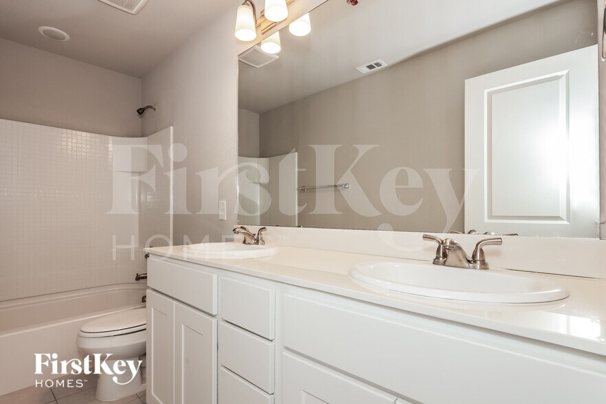 Building Photo - 308 Niki Dr