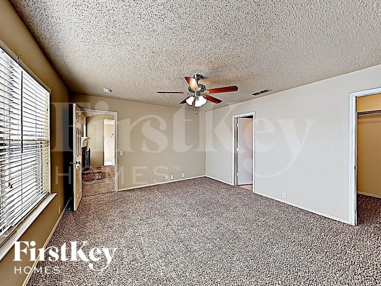 Building Photo - 208 Amber Ridge Dr