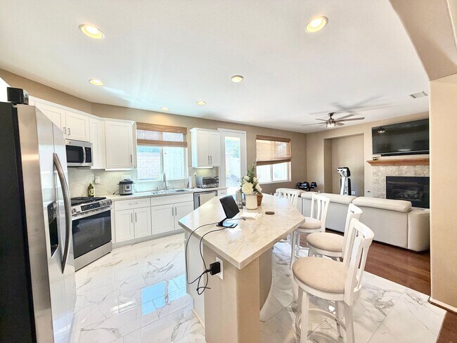 Building Photo - Spacious 4 Bedroom Canyon Hills Retreat with Private Balcony