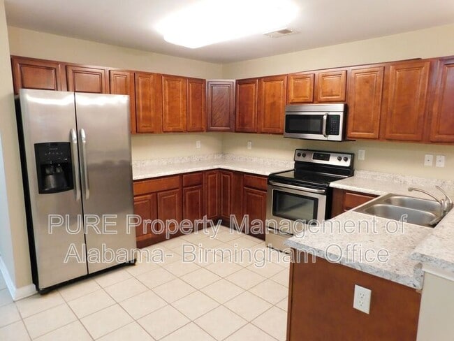 Building Photo - 2755 Southwood Ln