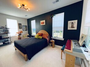 Building Photo - 3bd/2ba well-maintained home close to downtown and USC