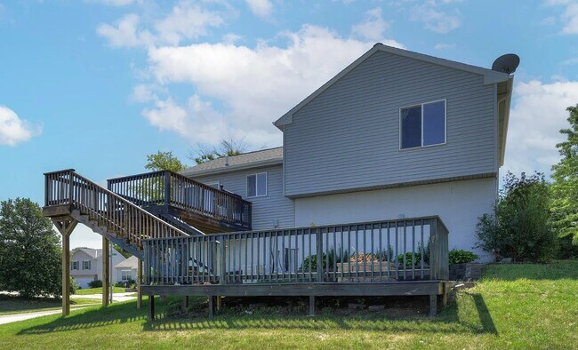 Building Photo - 7910 Redick Ave