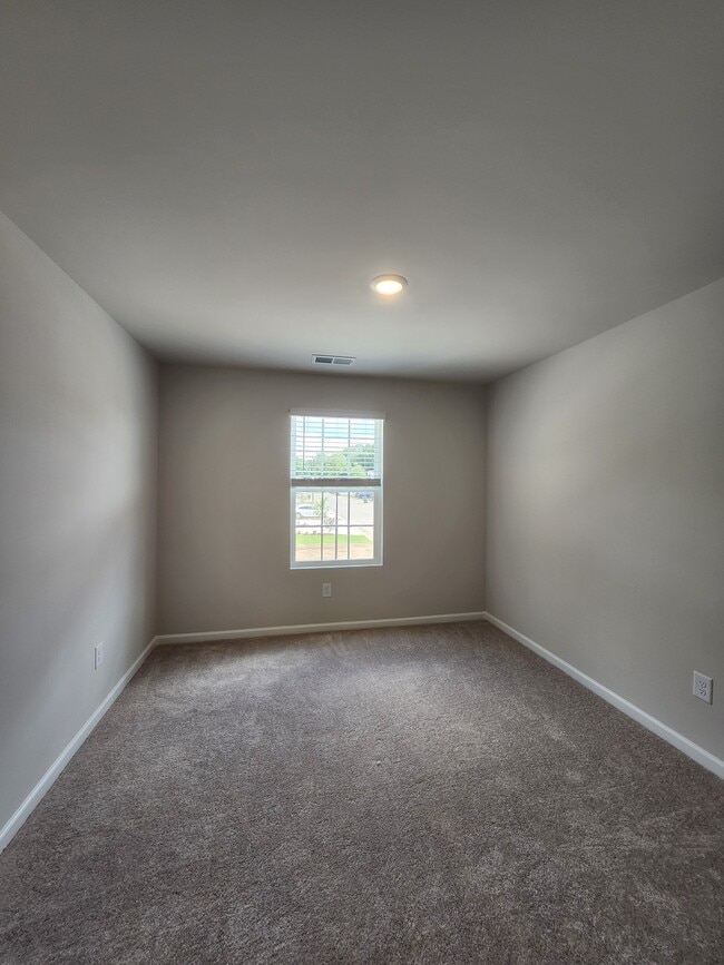 Building Photo - 731 Peyden Ln