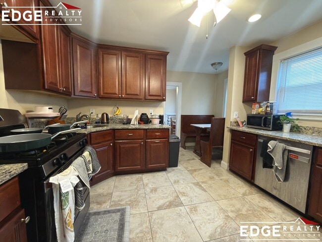 Building Photo - 11 City View Rd