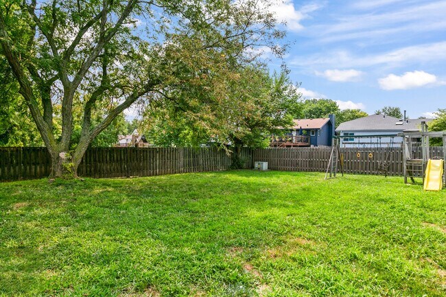 Building Photo - 5106 N 128th St