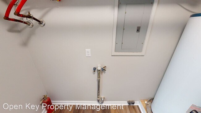 Building Photo - 3 br, 1.5 bath House - 101 Arvie Dr