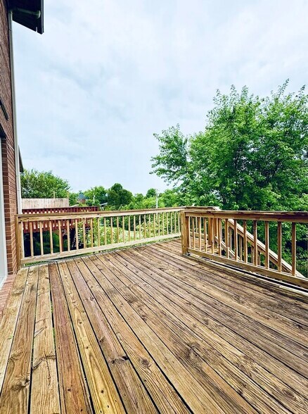 Building Photo - 206 S Keeneland Dr