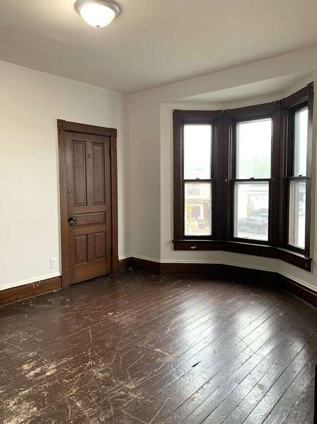 Building Photo - 2-story duplex | 4 bedrooms and 2 full bathrooms