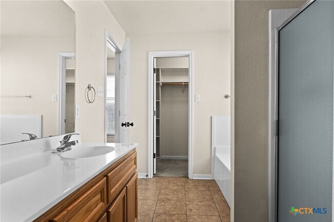 Building Photo - 6501 Alvin Dr