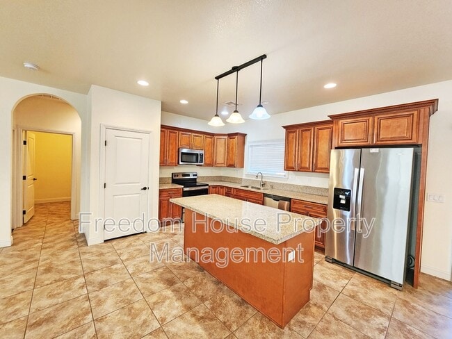 Building Photo - 4920 Honey Locust Dr