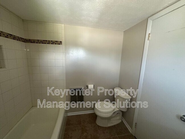 Building Photo - 151 Tanner Ln