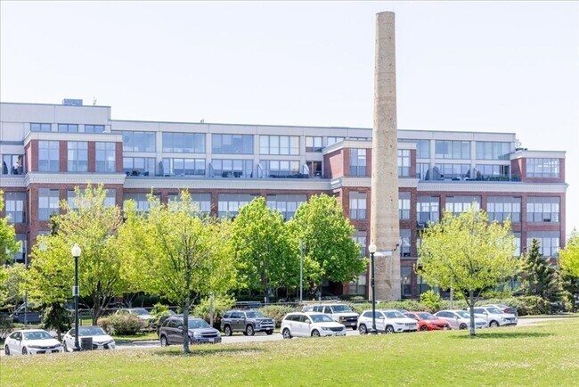 Building Photo - 156 Porter St