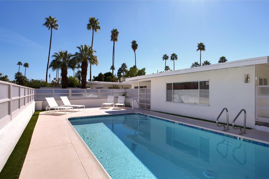 Building Photo - 975 E Camino Parocela