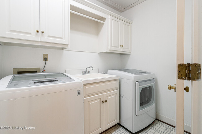 Building Photo - 303 Coralberry Rd