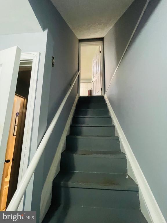 Building Photo - 13200 Cabinwood Dr